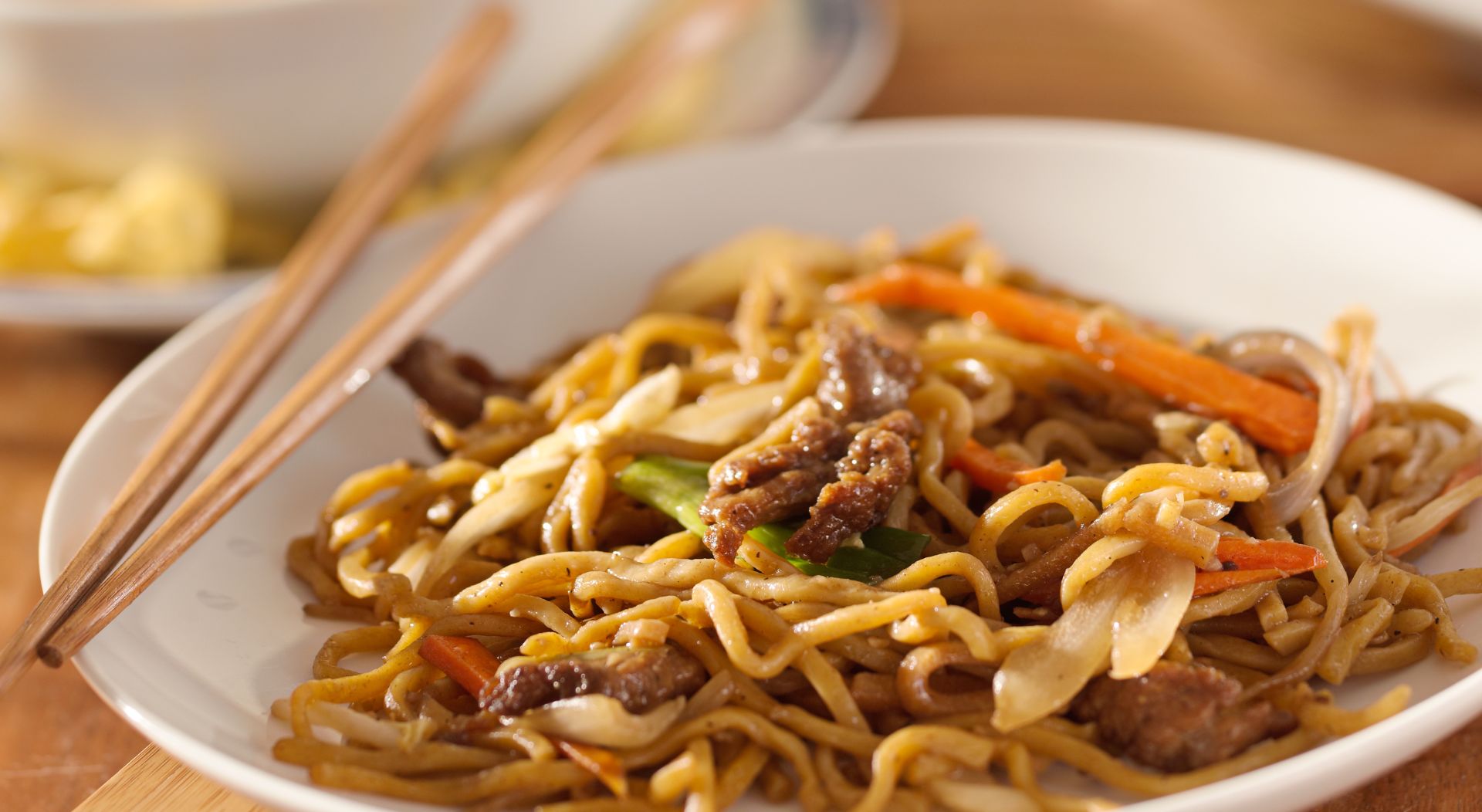 Jinsi ya kupika aroma noodles